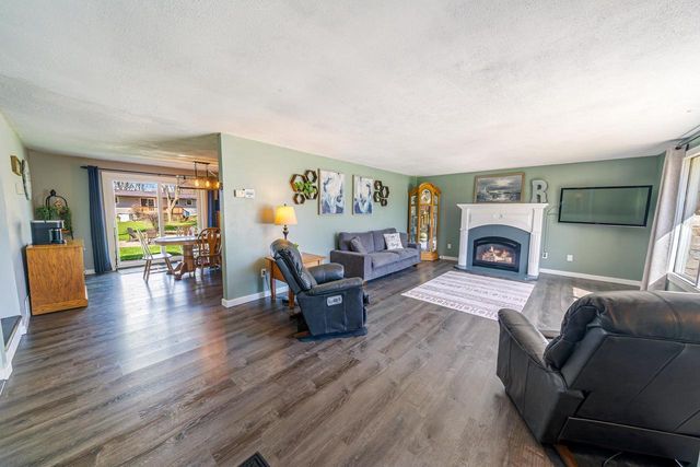 1835 DEXTER STREET, New London, WI 54961