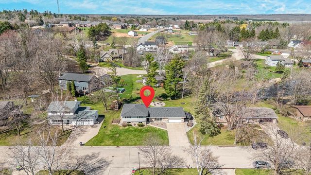 1835 DEXTER STREET, New London, WI 54961