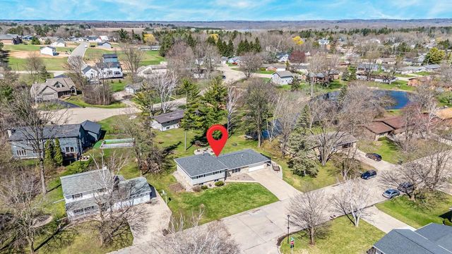1835 DEXTER STREET, New London, WI 54961