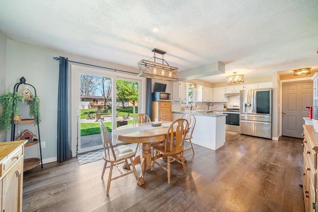 1835 DEXTER STREET, New London, WI 54961