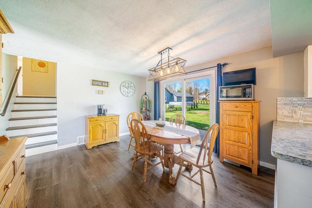 1835 DEXTER STREET, New London, WI 54961
