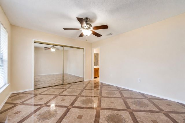 2332 Chestnut Way, Bedford, TX 76022