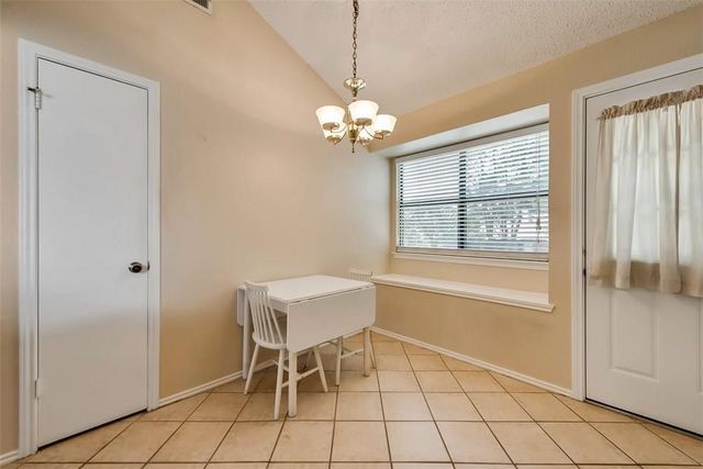 2332 Chestnut Way, Bedford, TX 76022