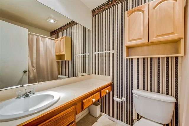 2332 Chestnut Way, Bedford, TX 76022