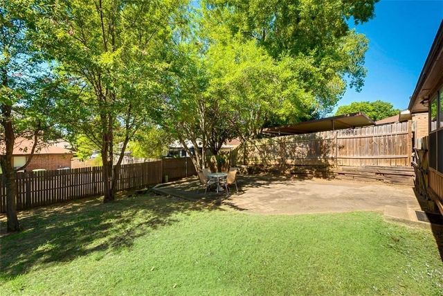 2332 Chestnut Way, Bedford, TX 76022