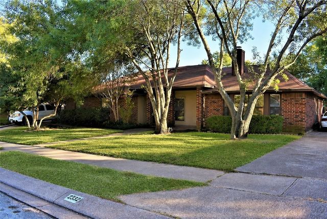 2332 Chestnut Way, Bedford, TX 76022