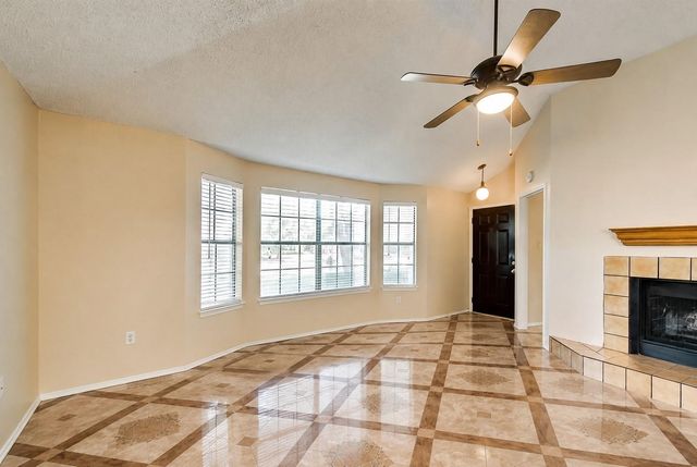 2332 Chestnut Way, Bedford, TX 76022