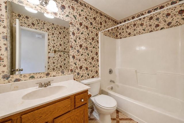 2332 Chestnut Way, Bedford, TX 76022