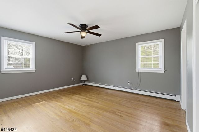 11 Overlook Dr, Rockaway Boro, NJ 07866