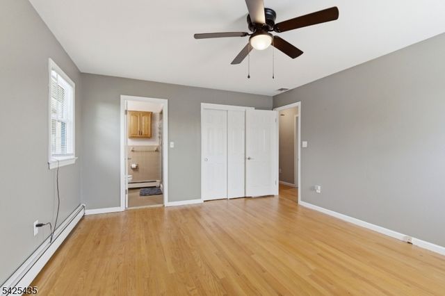 11 Overlook Dr, Rockaway Boro, NJ 07866