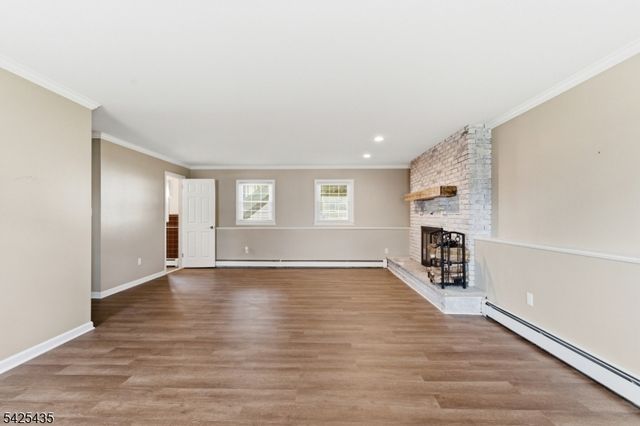 11 Overlook Dr, Rockaway Boro, NJ 07866