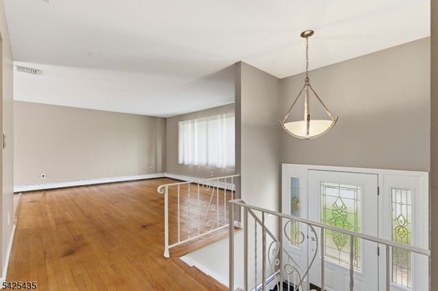 11 Overlook Dr, Rockaway Boro, NJ 07866