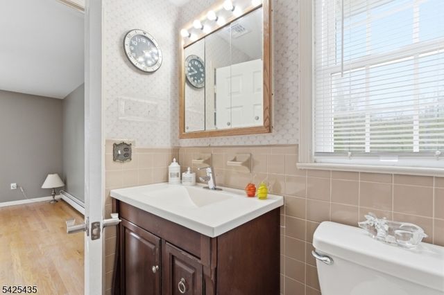 11 Overlook Dr, Rockaway Boro, NJ 07866