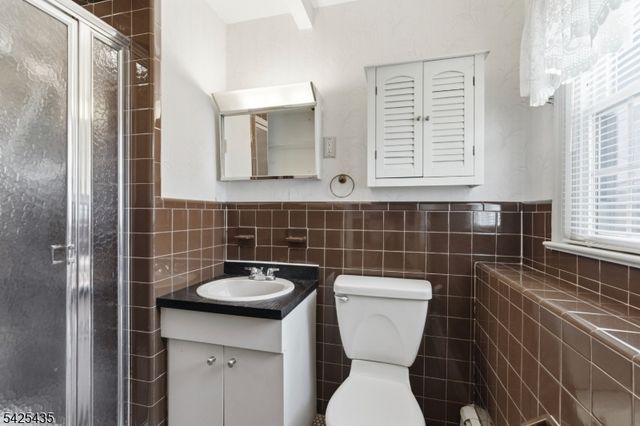 11 Overlook Dr, Rockaway Boro, NJ 07866