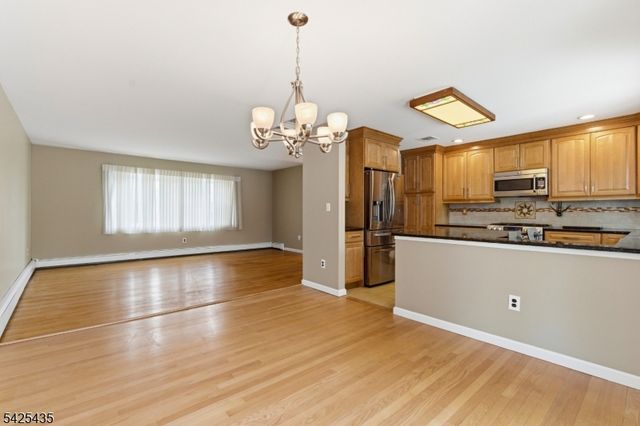 11 Overlook Dr, Rockaway Boro, NJ 07866