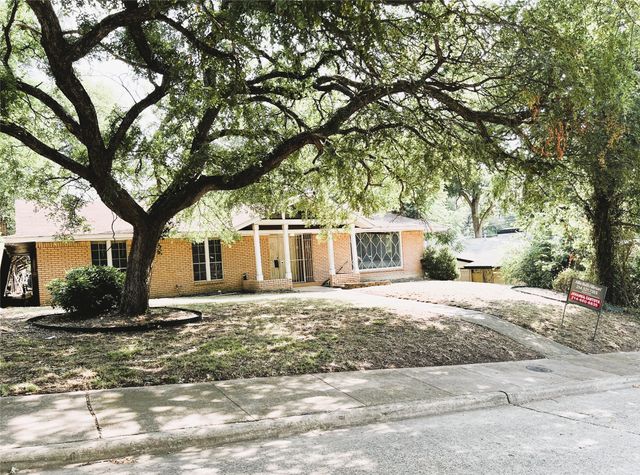 3530 Kiestcrest Drive, Dallas, TX 75233
