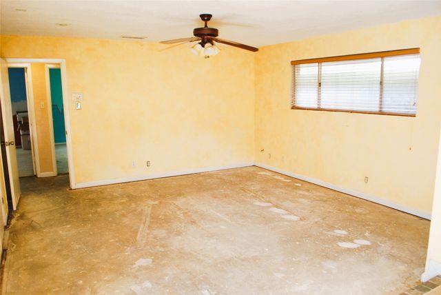 3530 Kiestcrest Drive, Dallas, TX 75233