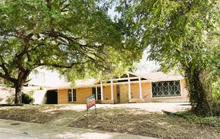 3530 Kiestcrest Drive, Dallas, TX 75233