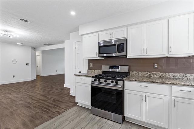 140 Grayland Creek Drive, Lawrenceville, GA 30046