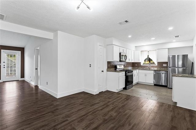 140 Grayland Creek Drive, Lawrenceville, GA 30046