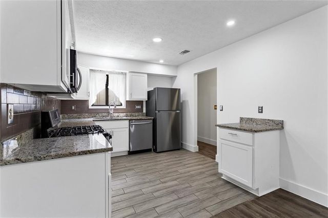 140 Grayland Creek Drive, Lawrenceville, GA 30046