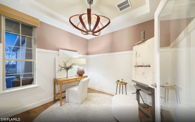 2121 Seville LN, Naples, FL 34120