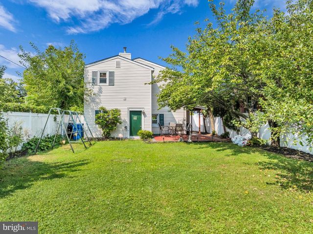 12 JACOBSON ST, Sayreville, NJ 08872
