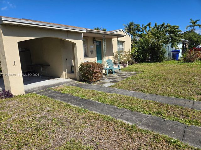 2651 Fletcher Ct, Hollywood, FL 33020