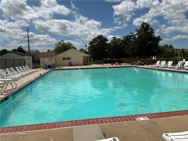 1805 Rock Lake LOOP, Virginia Beach, VA 23456