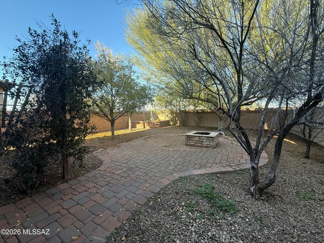 8007 S Dolphin Way, Tucson, AZ 85756