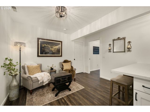 3240 OAKCREST Dr, Forest Grove, OR 97116