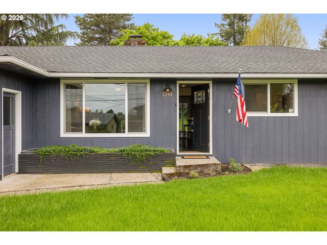 3240 OAKCREST Dr, Forest Grove, OR 97116