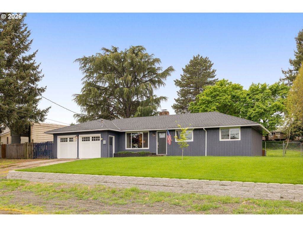 3240 OAKCREST Dr, Forest Grove, OR 97116