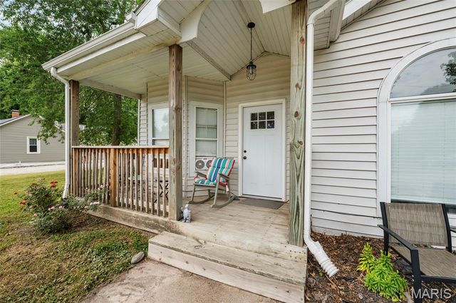 306 Staunton Road, Troy, IL 62294