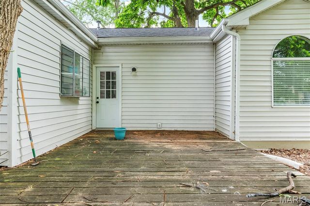 306 Staunton Road, Troy, IL 62294