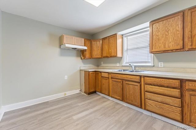 6808 Fisher Avenue, Warren, MI 48091