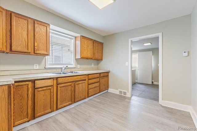 6808 Fisher Avenue, Warren, MI 48091