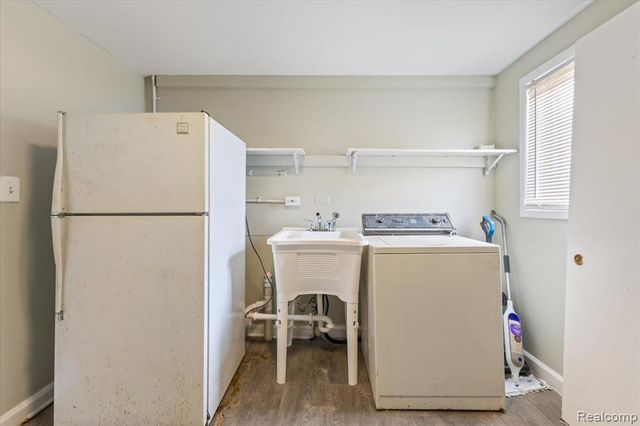 6808 Fisher Avenue, Warren, MI 48091