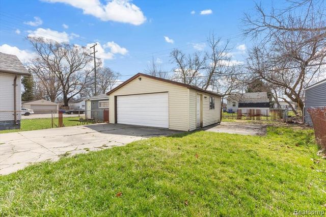 6808 Fisher Avenue, Warren, MI 48091