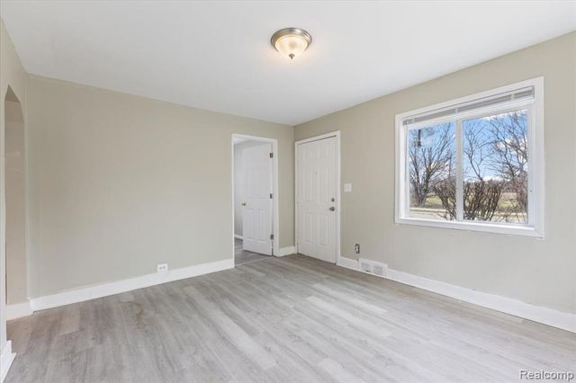 6808 Fisher Avenue, Warren, MI 48091