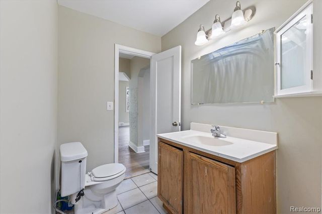 6808 Fisher Avenue, Warren, MI 48091