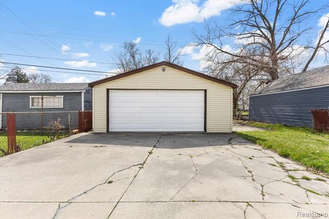 6808 Fisher Avenue, Warren, MI 48091