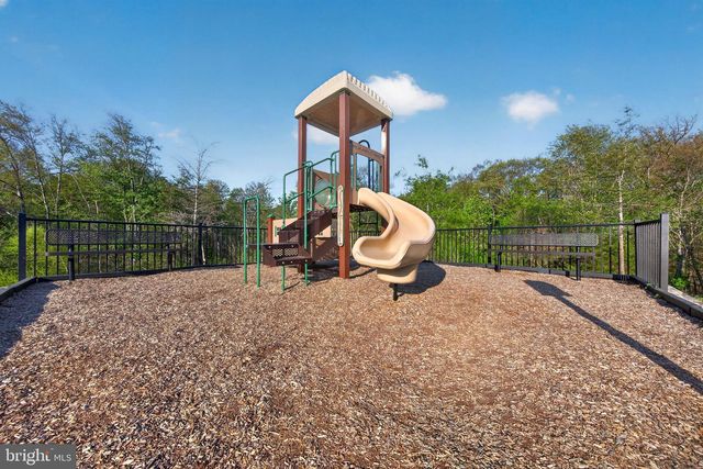15305 LINVILLE CREEK DR, Haymarket, VA 20169