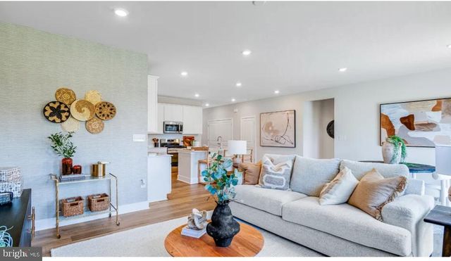 5365 CANYONLANDS ST, White Plains, MD 20695