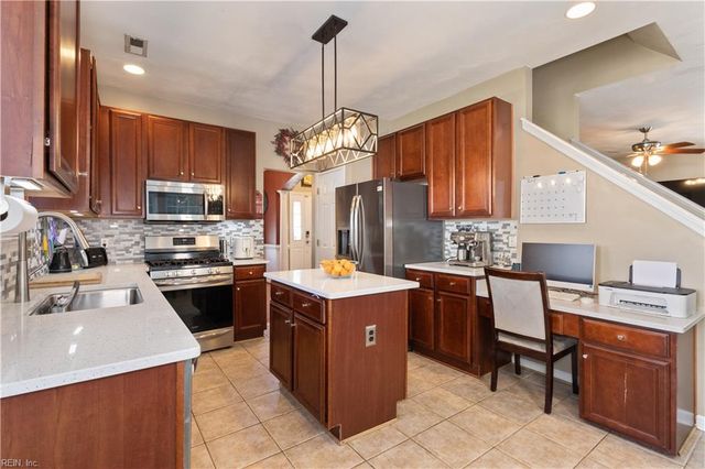 1029 English Oak Dr, Suffolk, VA 23434