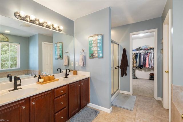1029 English Oak Dr, Suffolk, VA 23434