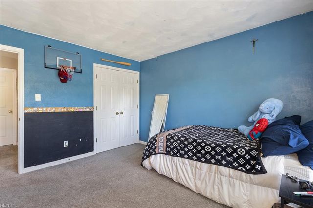 1029 English Oak Dr, Suffolk, VA 23434