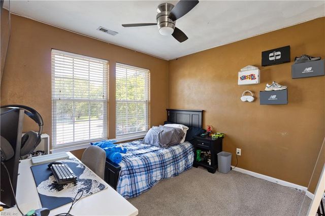 1029 English Oak Dr, Suffolk, VA 23434