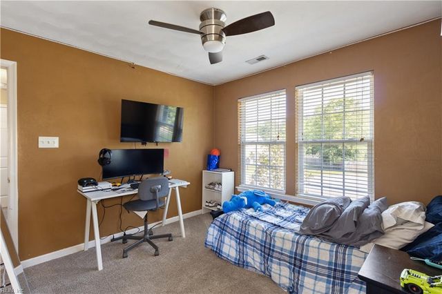 1029 English Oak Dr, Suffolk, VA 23434