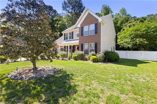 1029 English Oak Dr, Suffolk, VA 23434